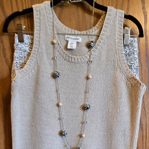 Complete Outfit - Picture 1 of 9